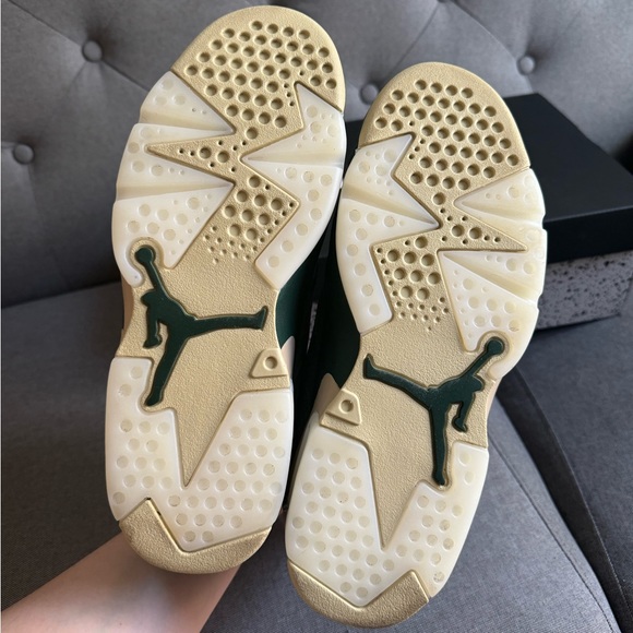 Nike Jordan Jumpman MVP in Galactic Jade/Sail/Team Gold/Desert sz 9 - Picture 3 of 10